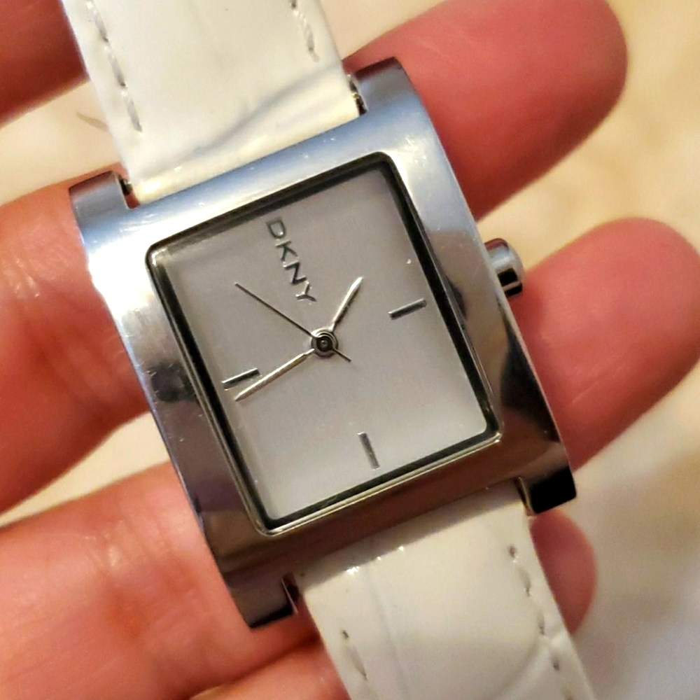 Ladies DKNY Watch (NWOT)